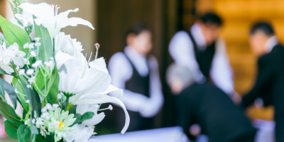 Empleados de servicios de funerarios en general